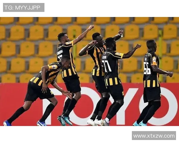 佐布阿汉与伊蒂哈德的巅峰对决揭示足球战术的较量与激情碰撞